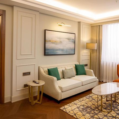 Sheraton Bishkek Esterno foto