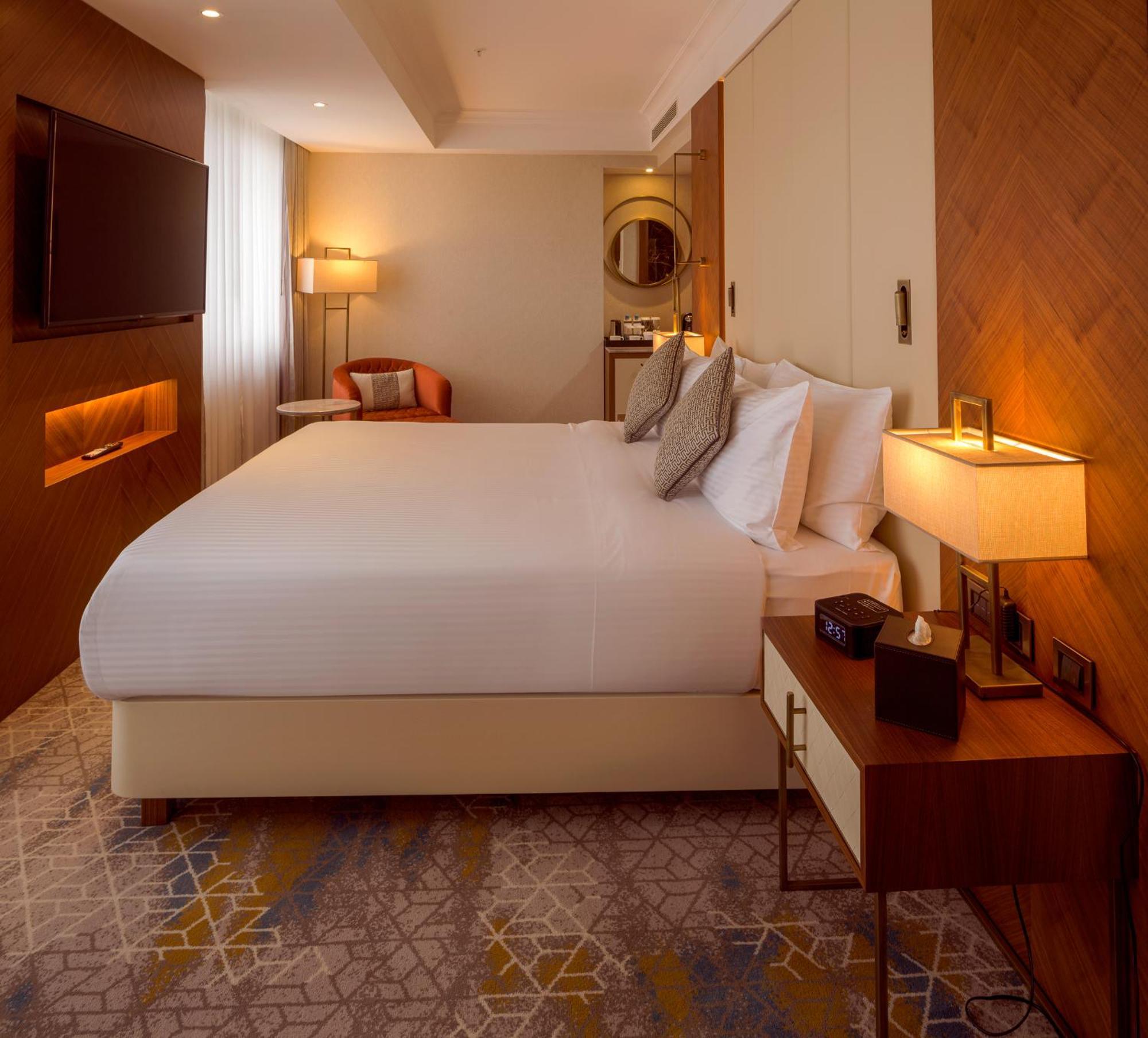 Sheraton Bishkek Esterno foto