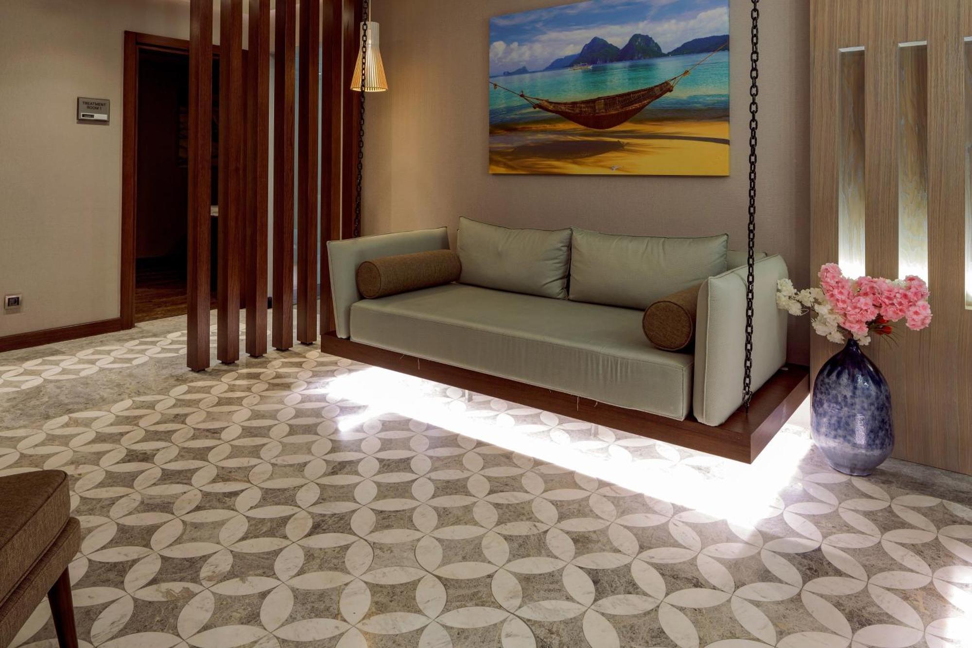 Sheraton Bishkek Esterno foto