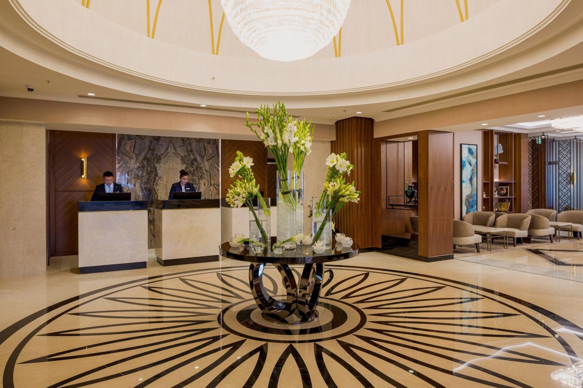 Sheraton Bishkek Esterno foto