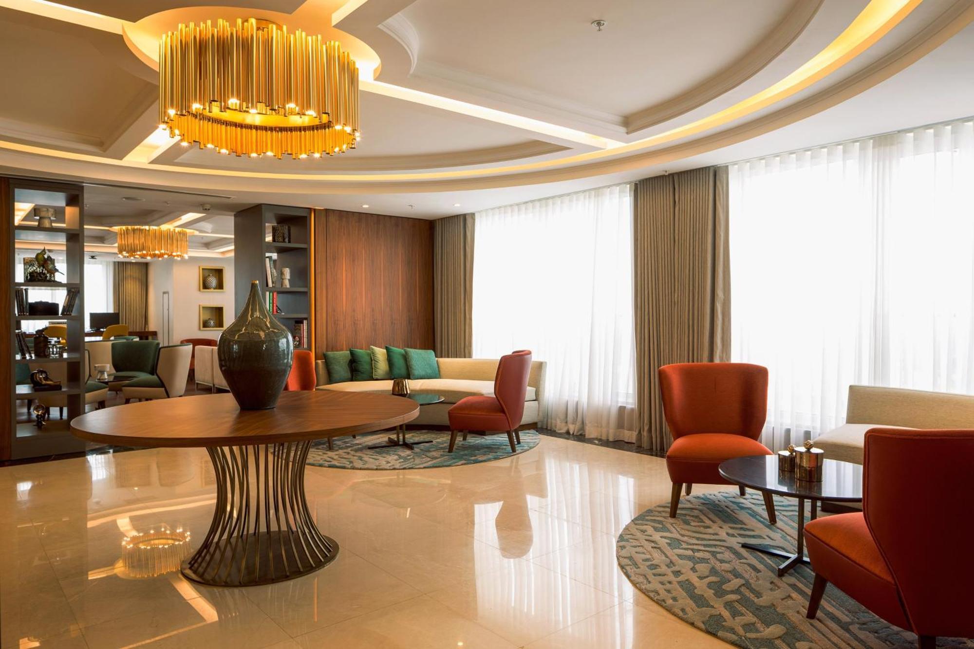 Sheraton Bishkek Esterno foto