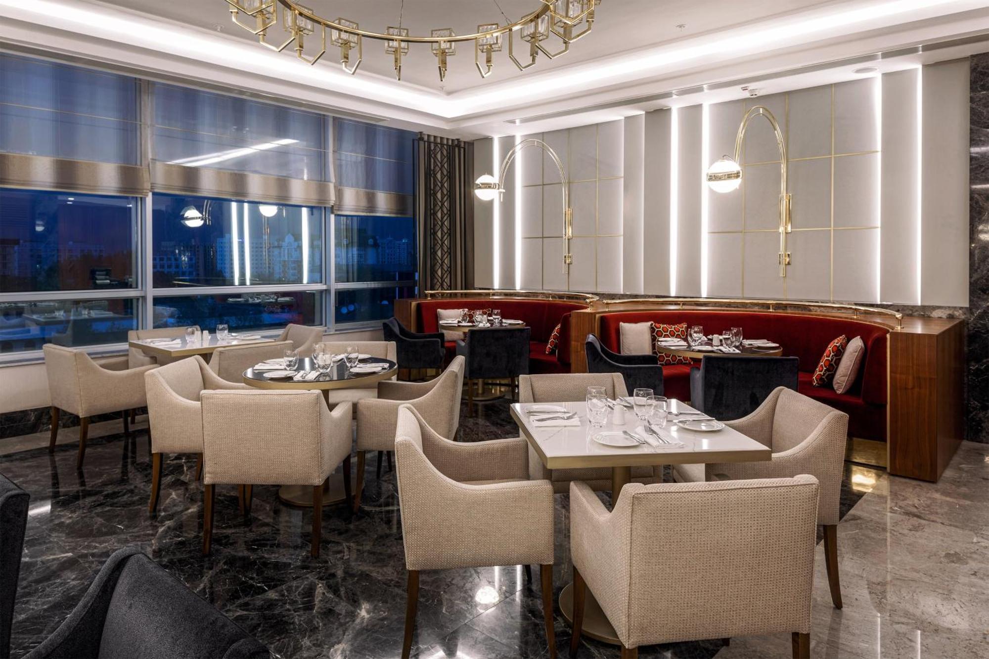 Sheraton Bishkek Esterno foto